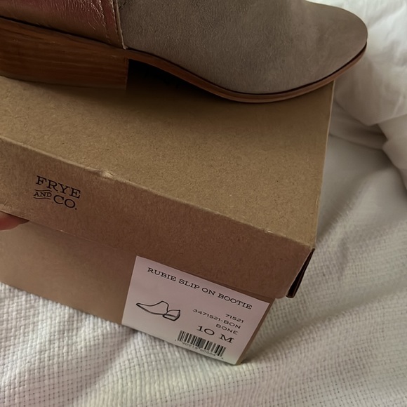 Frye Rubie slip on bootie - Picture 3 of 4